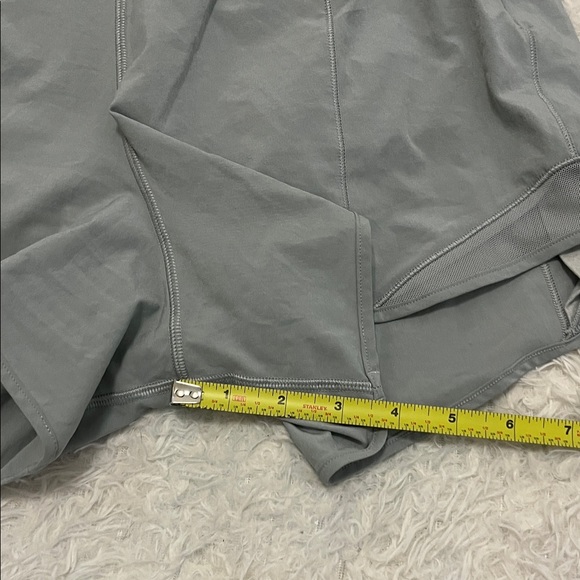 Lululemon Hotty Hots 4” High Rise Shorts Gray Eucalyptus - Picture 5 of 5